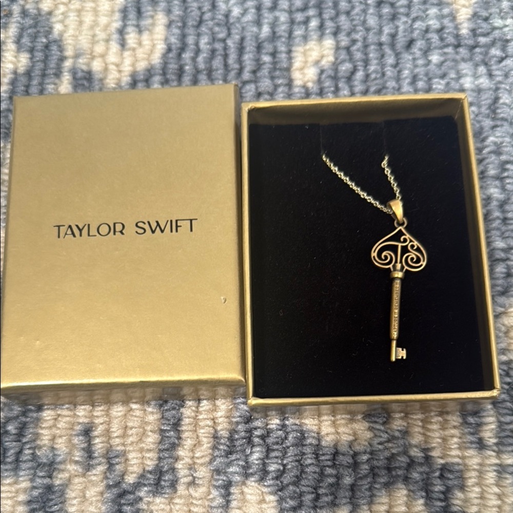 Taylor Swift Gold Key Pendant Necklace
